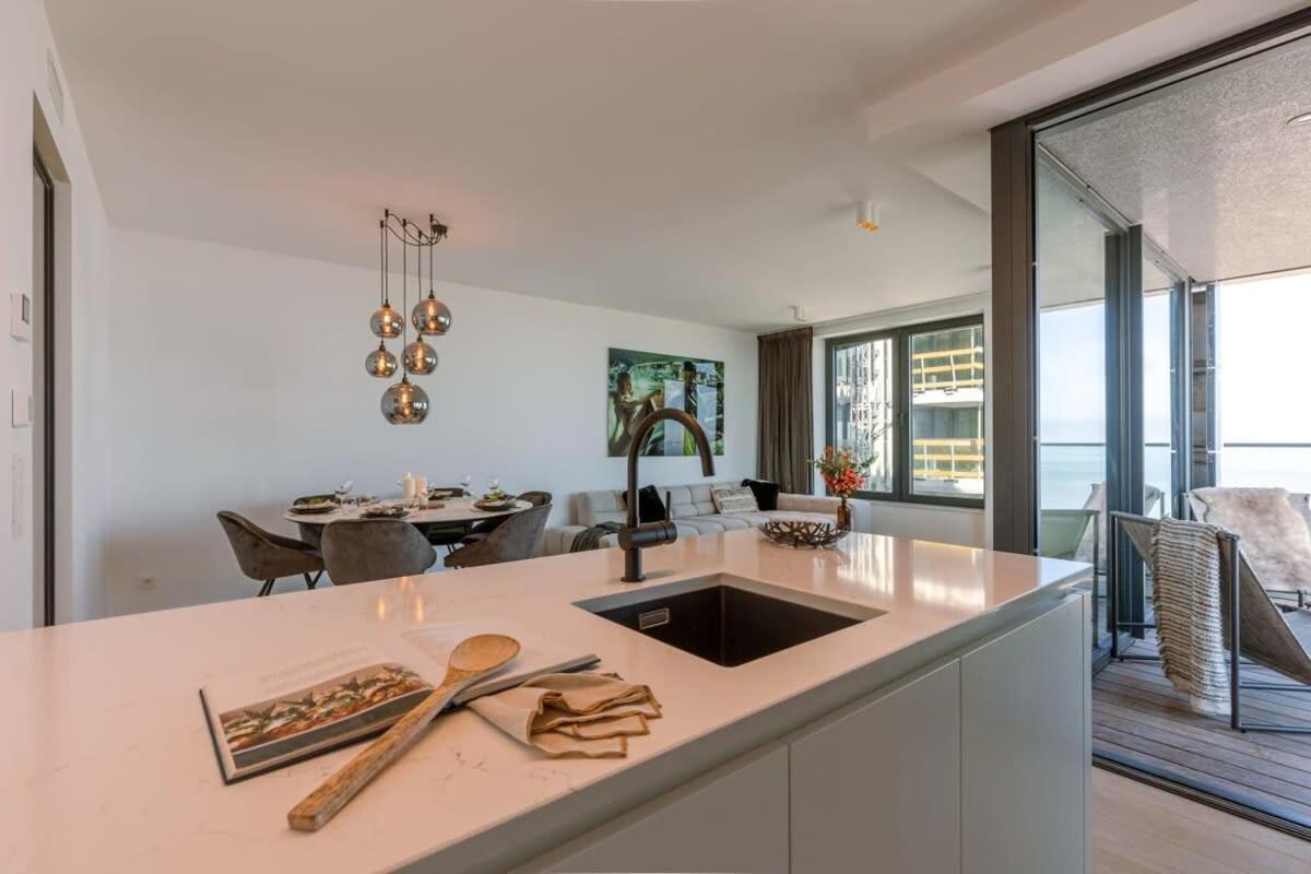 Huswell - Stunning Apartment With Breathtaking Views Oostende Bagian luar foto
